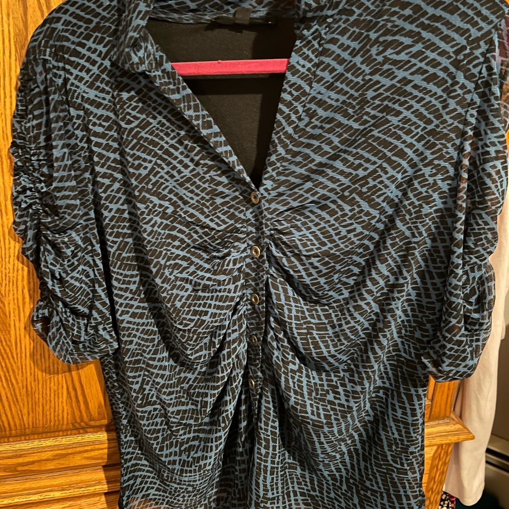 black and blue animal striped blouse with sheer sleeves as size xl